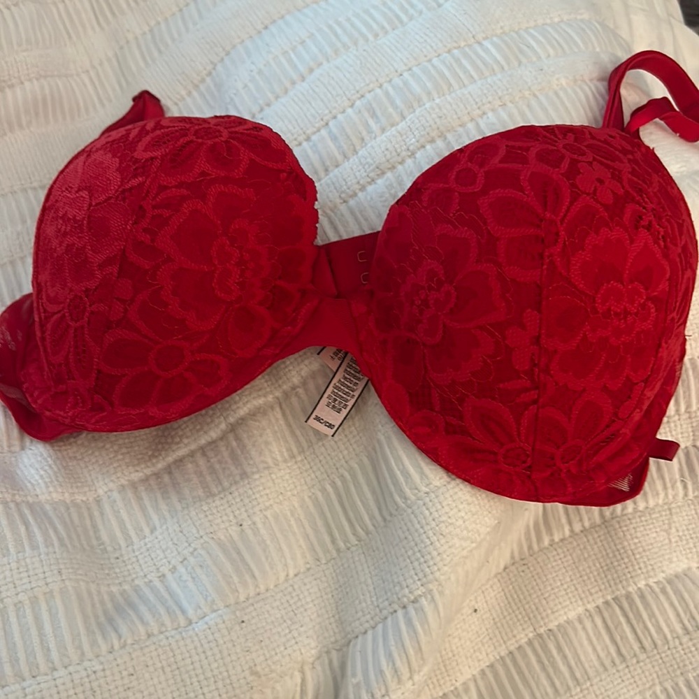 AMAZING RED 🎈Victoria Secret Bra 36C size